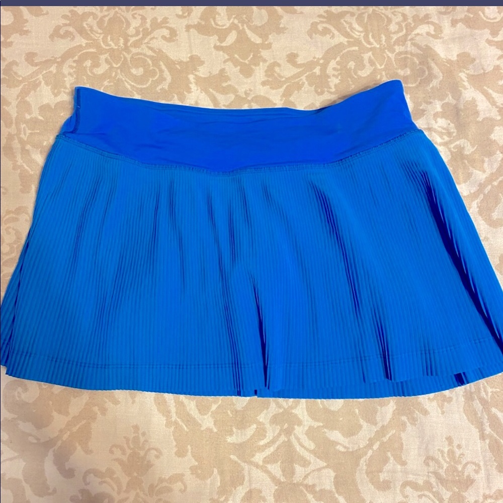 Lululemon size 8 skirt